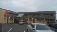 299 on Devon West - Motels