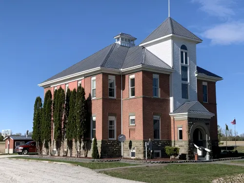 One-of-a-kind! Former Schoolhouse turned mansion for rent! The entire place!! - Homestays