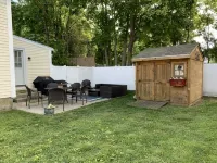 Exceptional location footsteps to beautiful downtown Mystic w/private driveway - 2성급