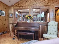 Beautiful Lake House on Schroon Lake with private beach and dock slip-4bed/4bath - Wi-Fi