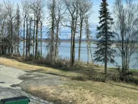 Eagles Perch!! Beautiful apt. In Kenai overlooking the mouth of the Kenai River - Wifi