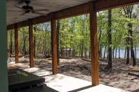 New Cabin on Private Lake with Hot Tub, Gas Grill, Fire Pit & Swings - Chalets