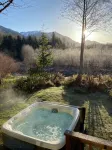 The River House:  A quiet getaway with Stunning Mountain views. - Mountain View