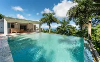 Private Oasis with Breathtaking Ocean Views and Huge Pool - 부티크