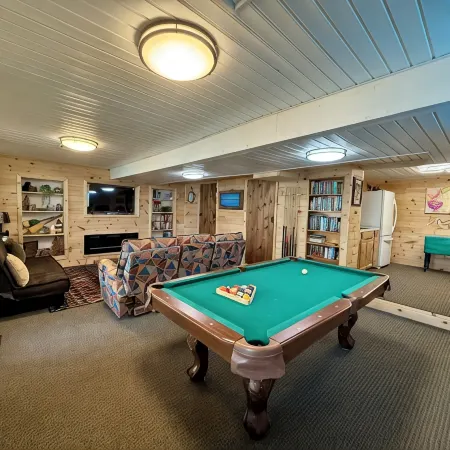 Beautiful 6 Bedroom Cabin on 1100 Acre Lake in Fryeburg Maine