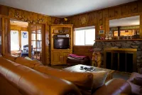 Charming Log Cabin for Peaceful Mountain Getaway! - Gym