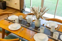 Batu Ferringhi Warm & Cozy Designer Tropical 5 Bedrooms Terrace House Penang - Kitchens