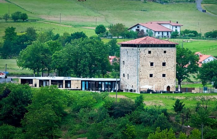Hotel Torre Zumeltzegi