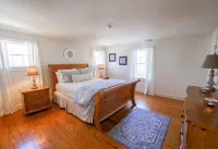 Cheerful 5 br Nantucket home; perfect for families - Swimmingpools