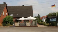 Landgasthaus Veltheimer Hof Hotels near Art Doktorsee