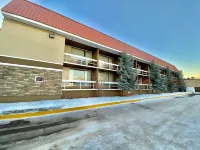 Ramada by Wyndham Whitecourt Các khách sạn ở Division No. 13
