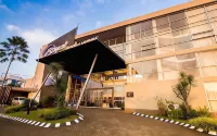 Hotel Royal Jember Hotel dekat Pasar Tegal Besar