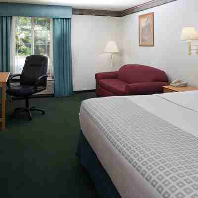 Baymont by Wyndham Coeur d'Alene Rooms