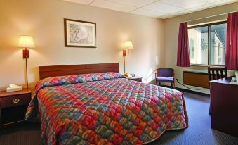 Travelodge by Wyndham Cleveland Lakewood