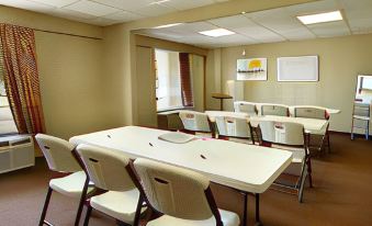 Days Inn by Wyndham Louisville Airport Fair and Expo Center