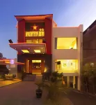 Hotel Bintang Solo Hotels near SHOP AND DRIVE NEW PALUR OUTLET OLI/AKI & SHOCK ABSORBER MOBIL MOTOR