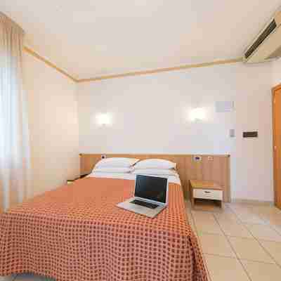 Ristorante Hotel Lucia - 100 mt Dal Mare Rooms