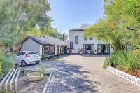The Bedford Manor Các khách sạn gần South African Mint