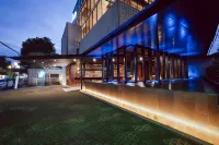 J Hotel Kuta Hotel dekat Poppies Lane 1