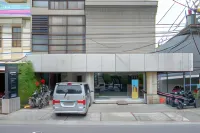 Sans Hotel Ekkon Yogyakarta by Reddoorz Hotel di Kecamatan Tegalrejo