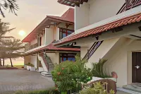 RedDoorz Plus Near Tugu Mercusuar Anyer Hotel dekat Pantai Karang Meong