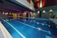 Village Hotel Manchester Ashton - С бассейном