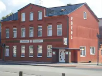 Hotel Grüner Kranz Hotel dekat Rendsburg Transporter Bridge (Schwebefaehre)