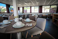 Hotel Port Toga - breakfast