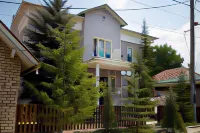 People Guest House Hotels in Alamudun