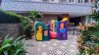 Gaudy Studio at Baileys Apartment Hotels in East Ciputat