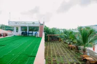 Cris Del Mar Resort