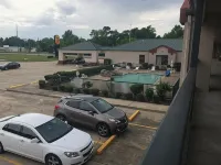 Super 8 by Wyndham Jasper TX - parking