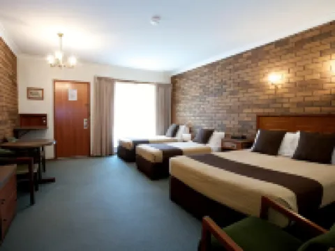 Golden Grain Motor Inn Hotels in Horsham