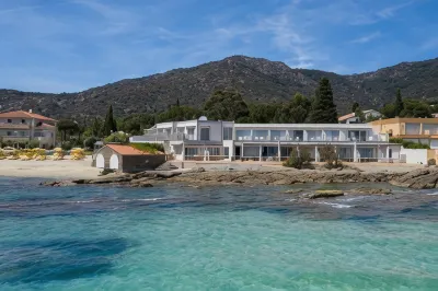 Roc Hotel - Hôtel 4 étoiles les Pieds Dans l'Eau