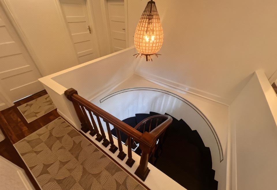 3. 플로리아나 게스..