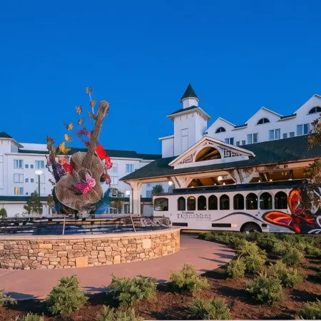 Dollywood's DreamMore Resort and Spa