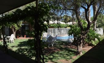 Roundhouse Motel