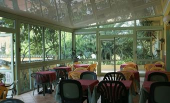 Hotel Cyrnea