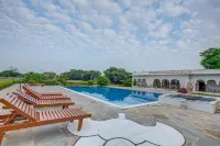 Talabgaon Castle - Pools