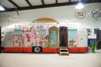 Lone Star Glamp Inn Hotels near The Quilted Skein - Quilt Shop near Houston & Austin TX