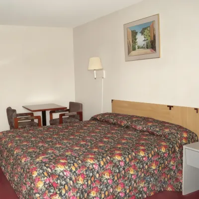 Welborn Motel - Hamptonville Hotels near Angry Troll Brewing