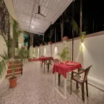 阿里包斯尼哈普拉哈飯店