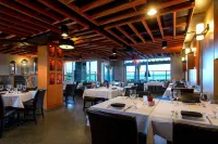 The Beach Club Resort — Bellstar Hotels & Resorts Hotel a Nanaimo E