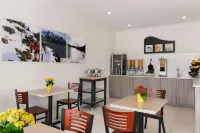 Days Inn by Wyndham 100 Mile House Hotels in 108 Mile Ranch