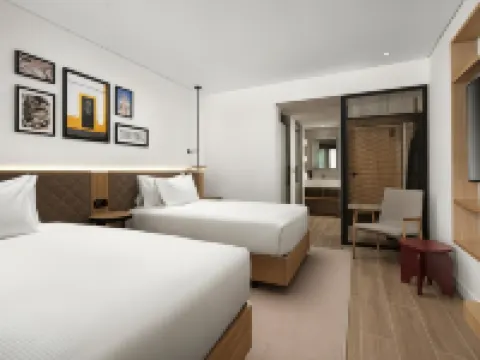 โรงแรมฮิลตัน การ์เด้นอินน์ เอโวรา โรงแรมในแอวูรา