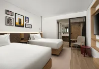 Hilton Garden Inn Evora فنادق في Horta das Figueiras