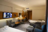 Holiday Inn Aktau - Seaside Hoteles en Aktau