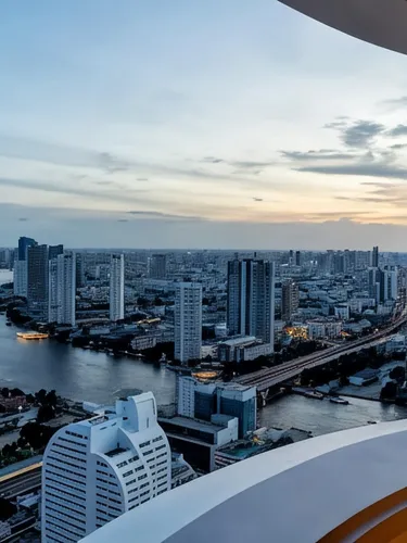 รูปภาพของState Tower Bangkok