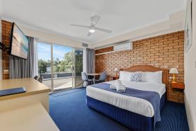 Sapphire Waters Motor Inn