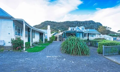 Touchwood Cottages Hotels in Стенлі